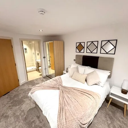 Apartment 2 Bed Leeds Dock Balcony And River View Leeds (West Yorkshire)