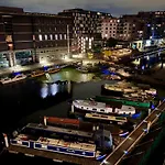 Dock 2 Bed Balcony & River View Apartment