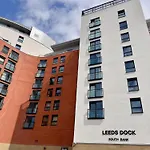 Apartment Dock 2 Bed Balcony & River View