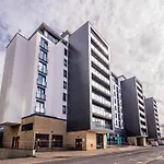 Dock 2 Bed Balcony & River View * Leeds (West Yorkshire)