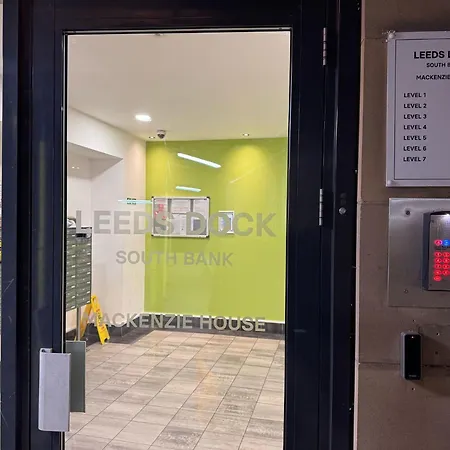 Apartment Leeds Dock 2Br 2Ba Balcony & River View