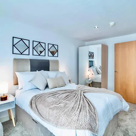 아파트 2-bed 2 Bath At Dock With Balcony