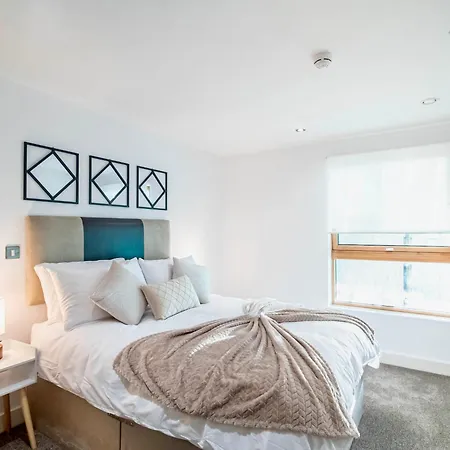 דירה 2 Bed River View Balcony Leeds Dock Royal Armouries