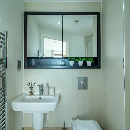 2-bed 2 Bath At Dock With Balcony