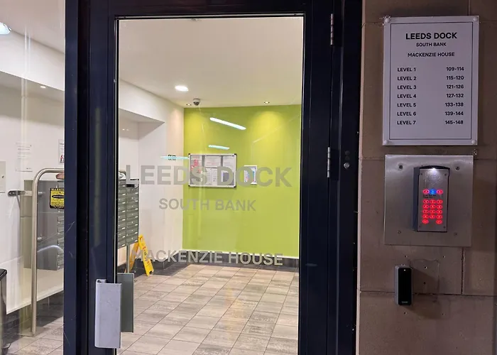 Apartment Leeds Dock 2Br 2Ba Balcony & River View