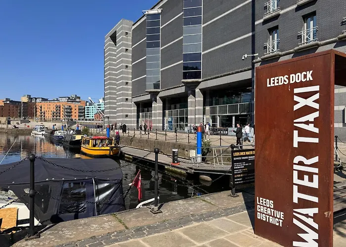 Leeds Dock 2Br 2Ba Balcony & River View *