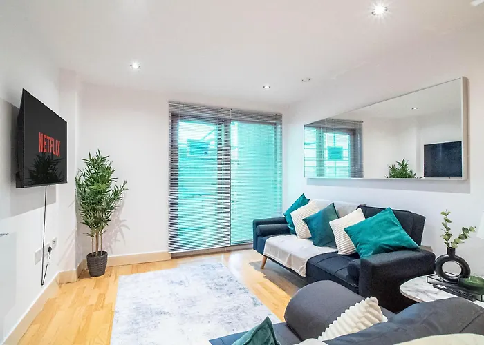 Leeds Dock 2Br 2Ba Balcony & River View