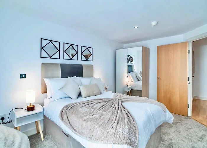 Apartment Leeds Dock 2Br 2Ba Balcony & River View