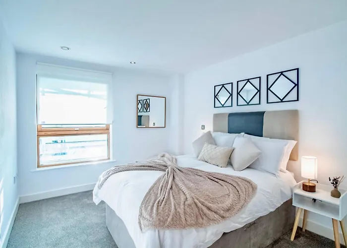 Leeds Dock 2Br 2Ba Balcony & River View Apartment Leeds (West Yorkshire)