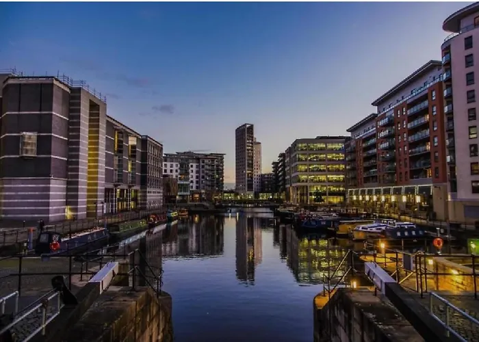 Apartment Leeds Dock 2Br 2Ba Balcony & River View *