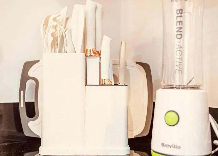 Leeds Dock 2Br 2Ba Balcony & River View